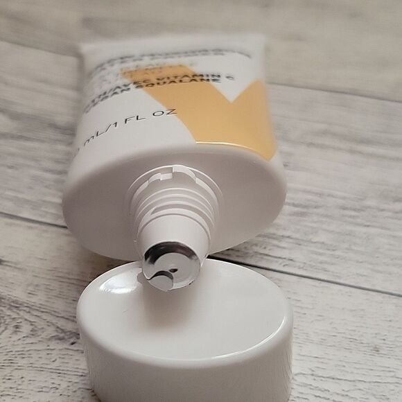 Volition Snow Mushroom Water Primer - Picture 7 of 7